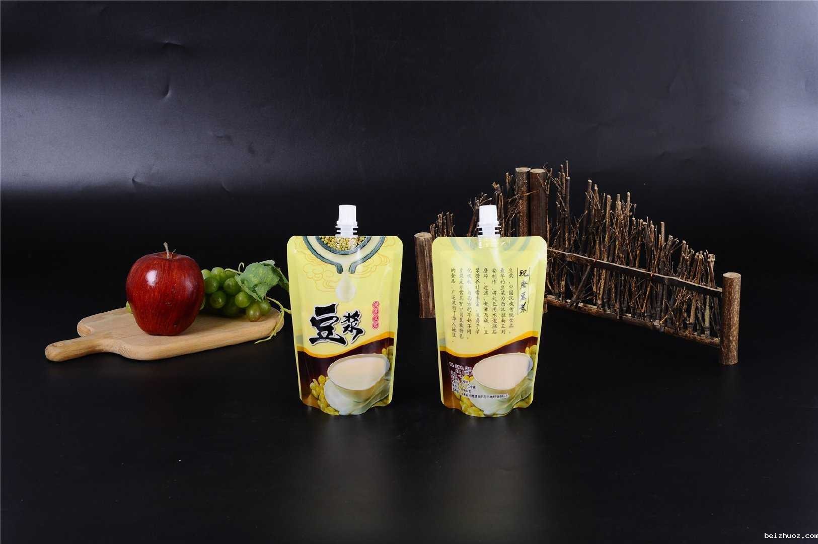 引领饮品包装新风尚：果汁饮料奶茶豆浆灌装机封口机包装机封膜机全面解析