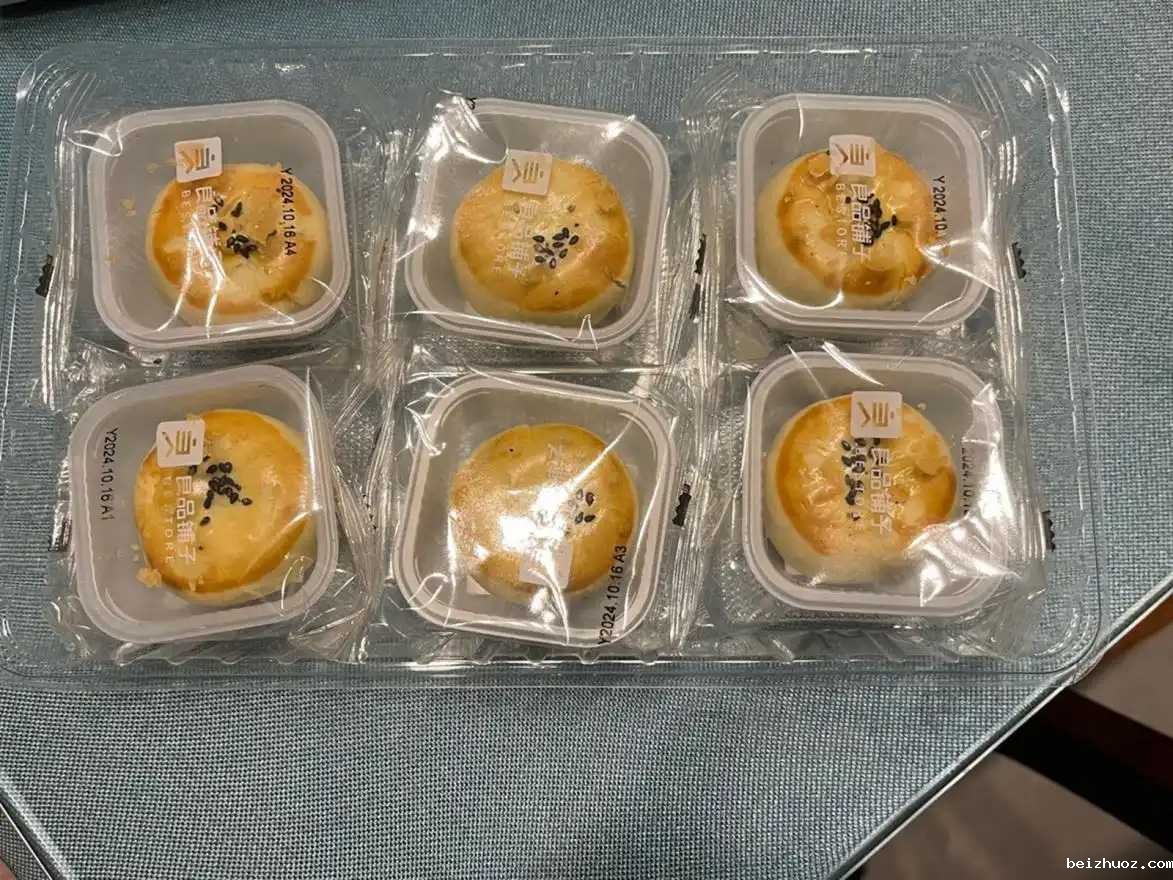 告别人工，拥抱高效：吕工机械自动化解决方案，破解蛋黄酥、月饼量产难题