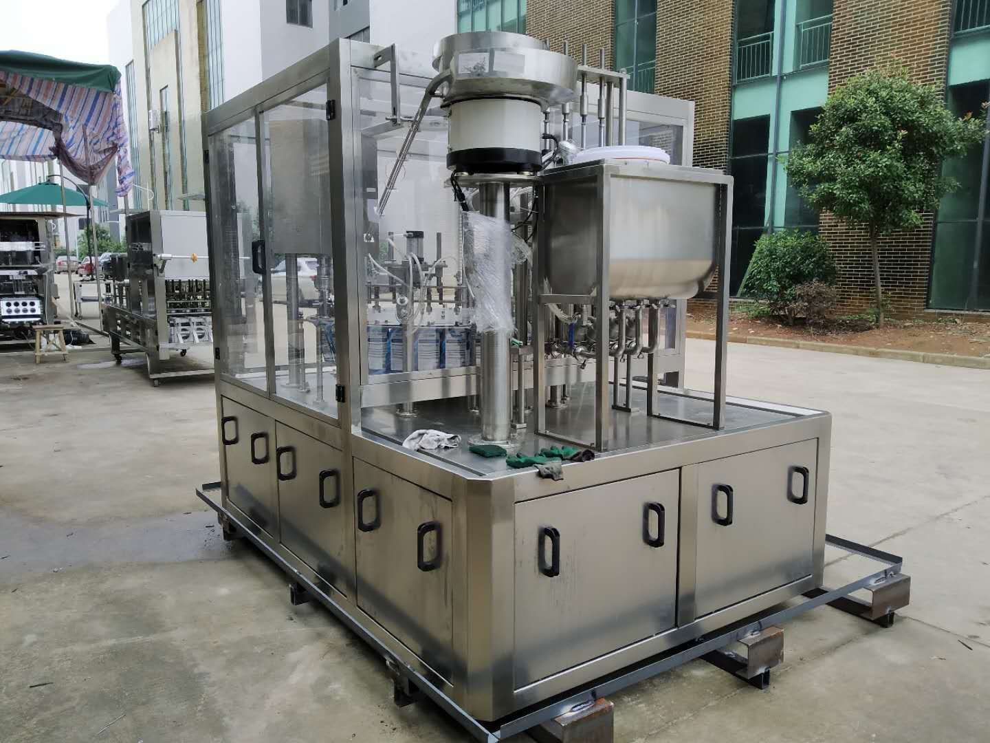 1761289659366609.jpg LG-460 吸嘴袋灌装旋盖机.jpg