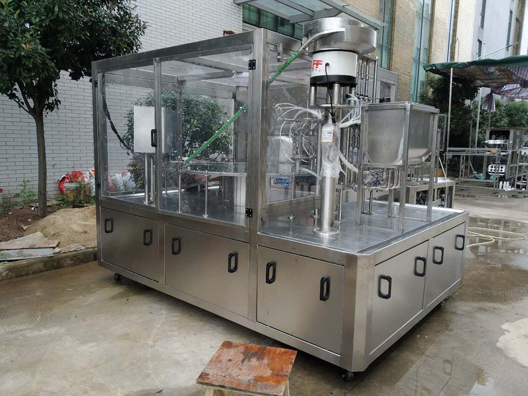 LG-420 吸嘴袋灌装旋盖机.jpg